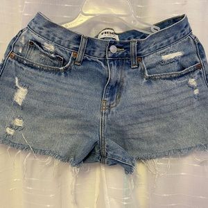 Tilly’s ripped shorts ✨